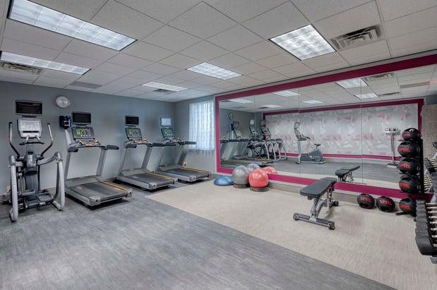 Images Crowne Plaza Indianapolis-Airport by IHG