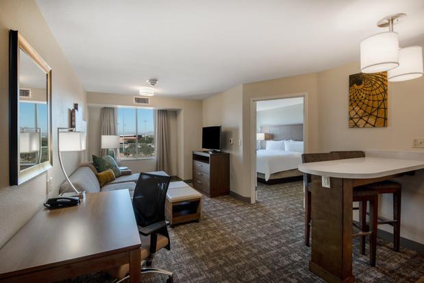 Images Staybridge Suites Scottsdale - Talking Stick, an IHG Hotel