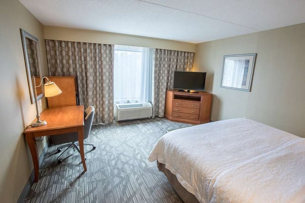 Images Hampton Inn & Suites Tilton
