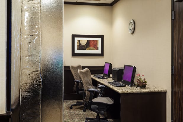 Images Crowne Plaza Anchorage-Midtown by IHG
