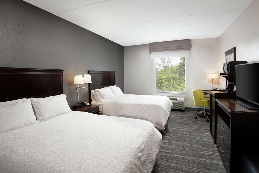 Images Hampton Inn & Suites by Hilton Barrie