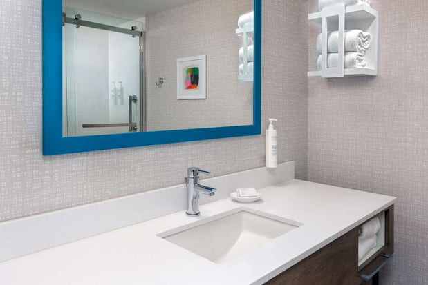 Images Hampton Inn Hartford/Airport