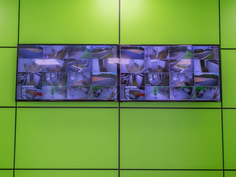 8939 - Security Screens