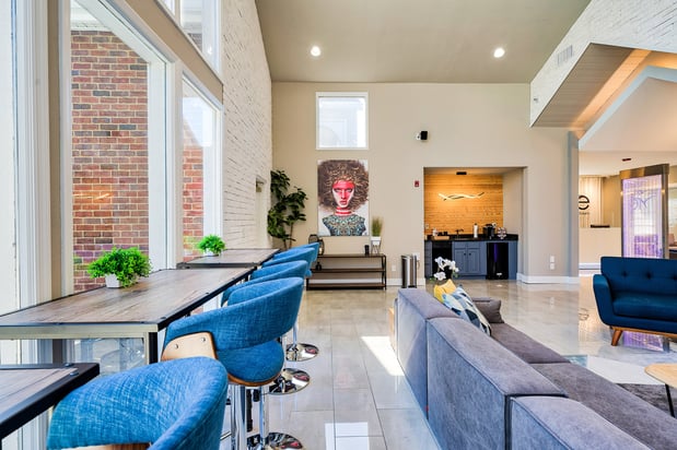 Images Vie at University Downs