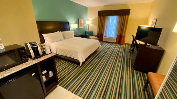 Images Holiday Inn Express & Suites Orlando East-Ucf Area by IHG