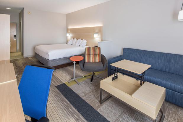 Images Holiday Inn Express Cedar Rapids (Collins Rd) by IHG