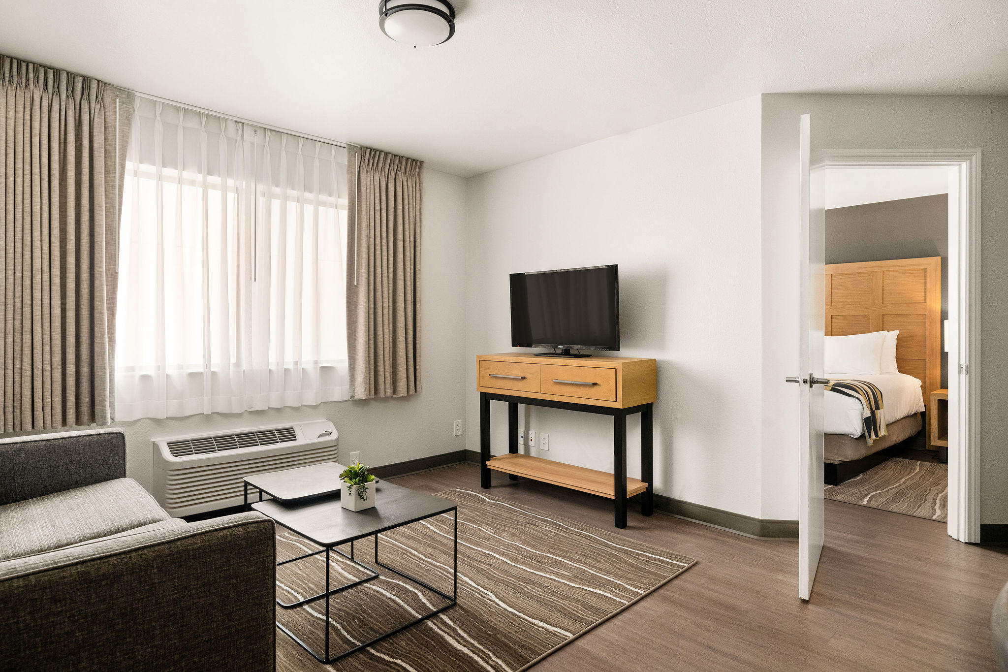 Oxford Suites Redding Extended Stay