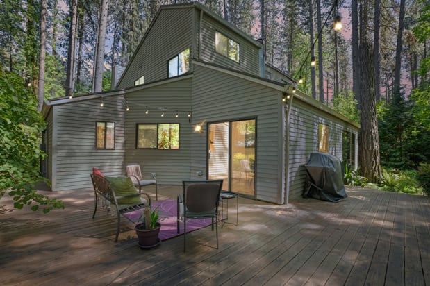 Images Jessica Gilligan, REALTOR | John L. Scott Real Estate