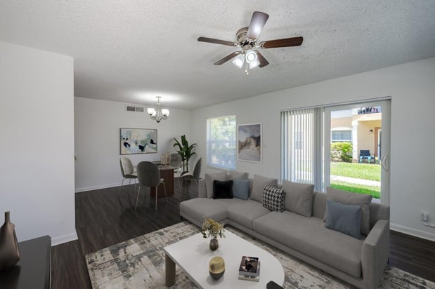 Images Savannah Place Apartments & Townhomes