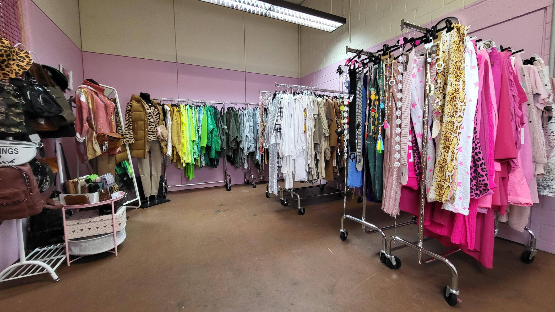 SilalaPINK – DRESSPLANER Online-Shop – T&S Int. in Weiskirchen