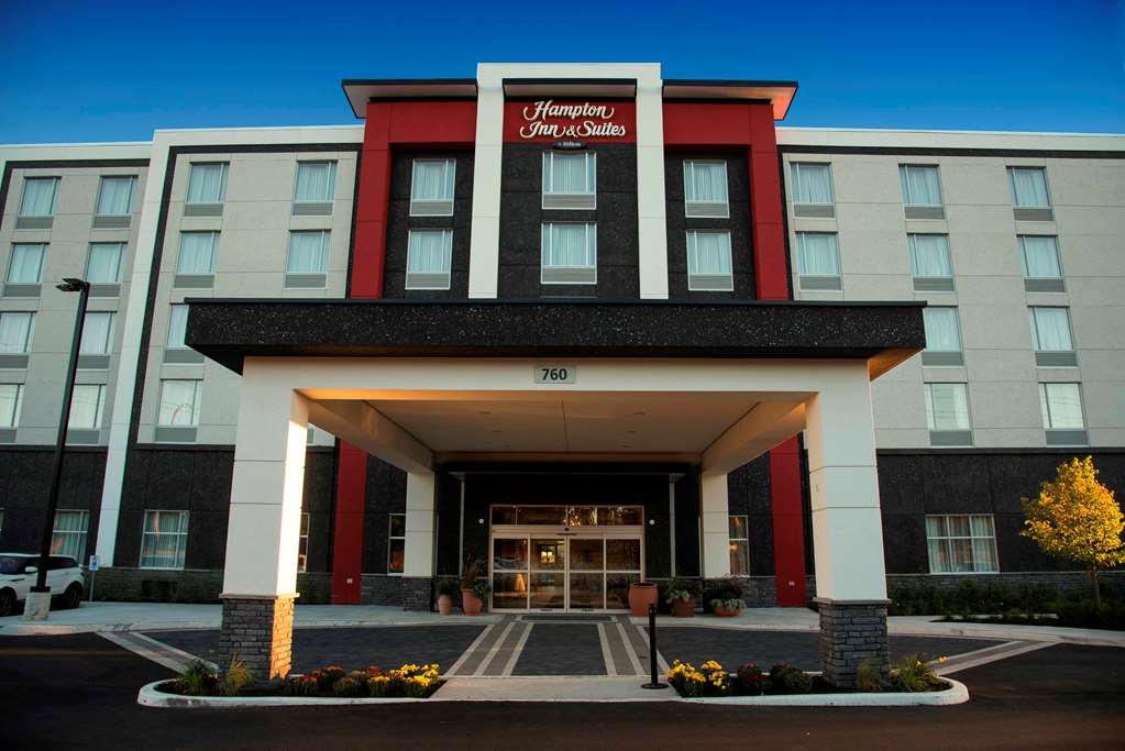 Hampton Inn & Suites by Hilton Thunder Bay - Thunder Bay, ON P7E 5R9 - (807)577-5000 | ShowMeLocal.com