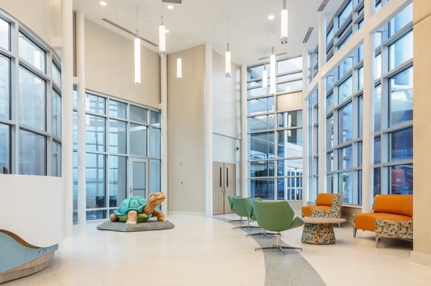 Images Bill and Olivia Amos Children’s Hospital