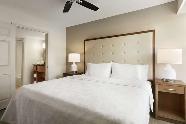 Images Homewood Suites by Hilton Kansas City-Airport