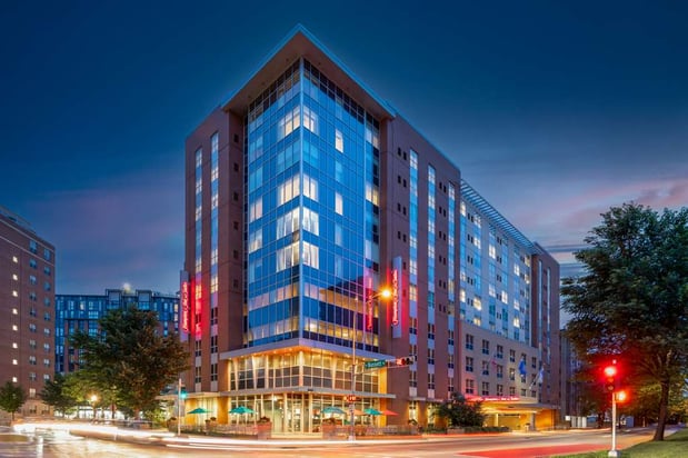 Images Hampton Inn & Suites Madison Downtown