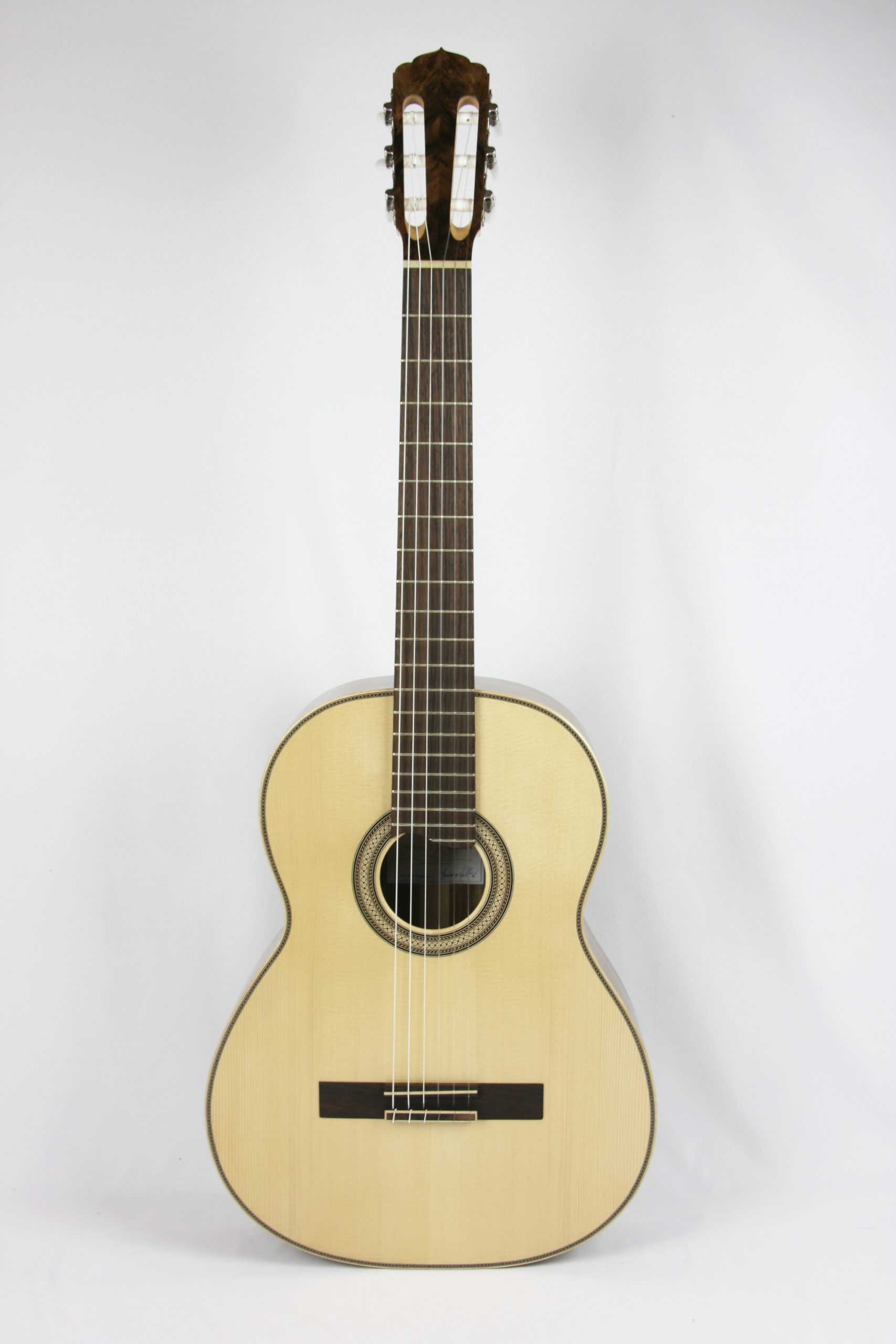 Tamara Koller e.U. - Meisterbetrieb für Gitarrenbau, Größingstraße 18/37 in Zeltweg