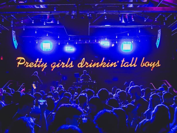 Images Dierks Bentley's Whiskey Row Gilbert