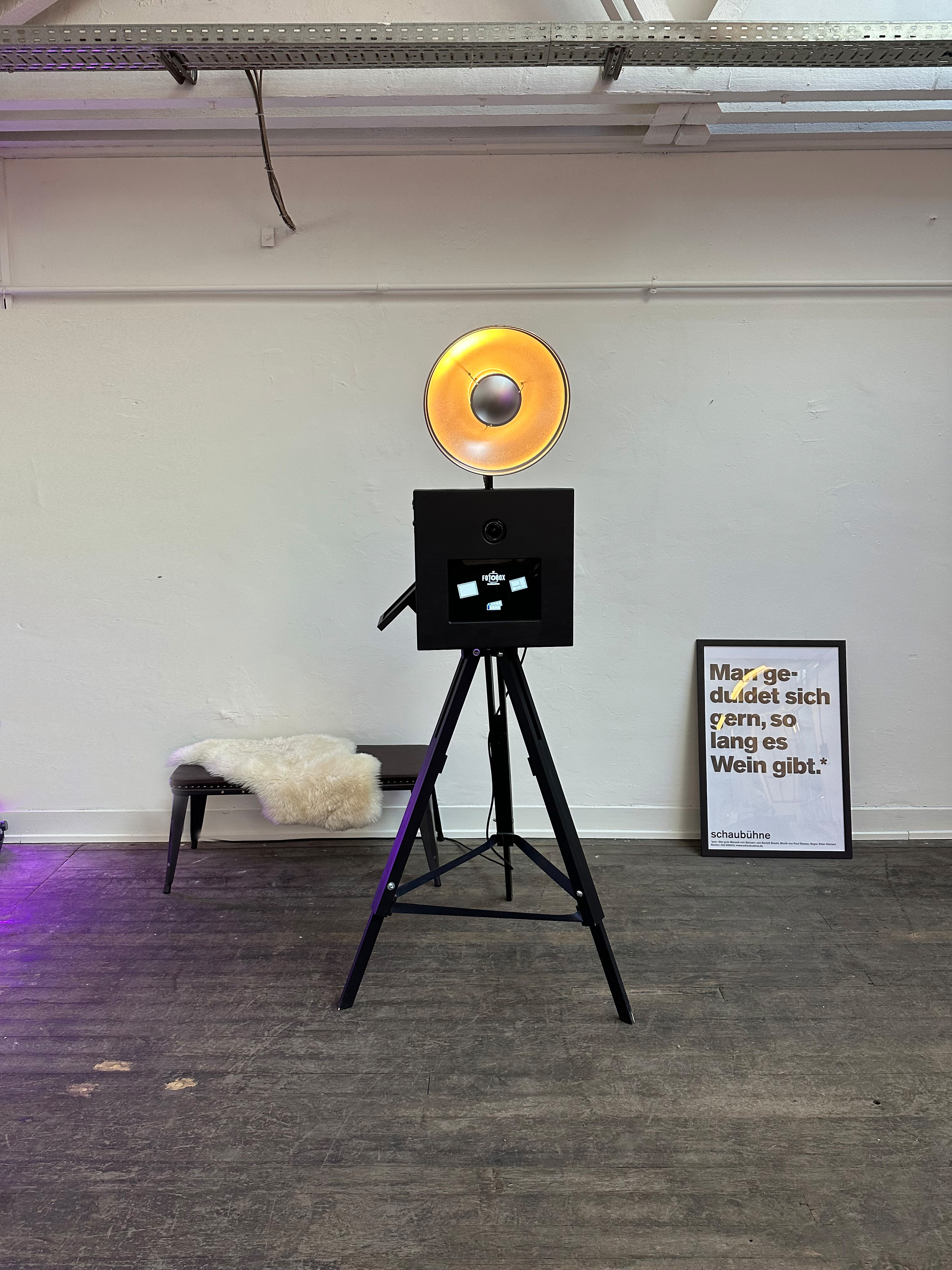 Die-Fotobox-0711, In den Akademiegärten 45 in Neuhausen