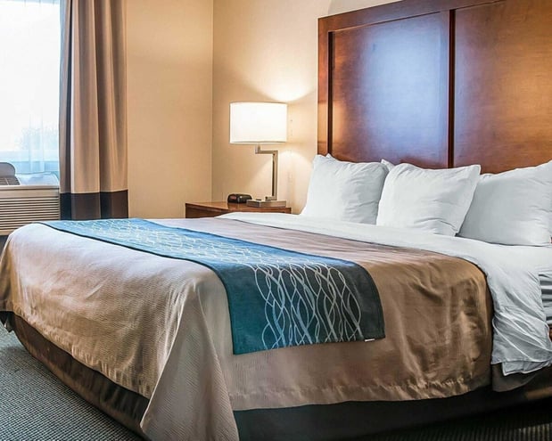 Images Bluffton Inn & Suites