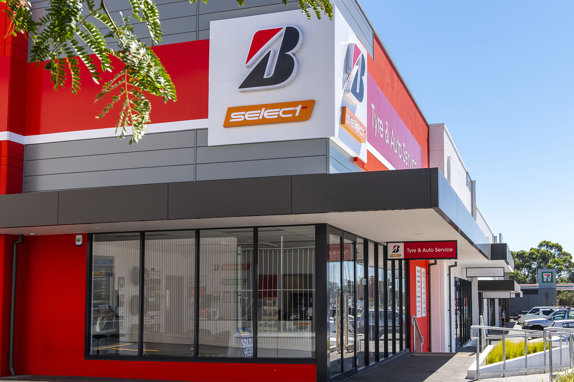 Images Bridgestone Select Tyre & Auto Success