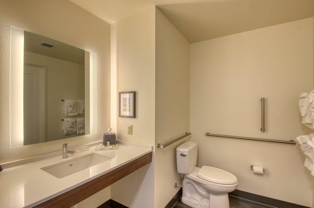 Images Holiday Inn Appleton by IHG