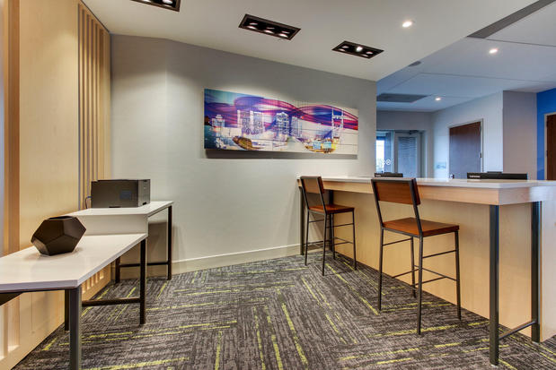 Images Holiday Inn Express & Suites Nashville Metrocenter Downtown by IHG
