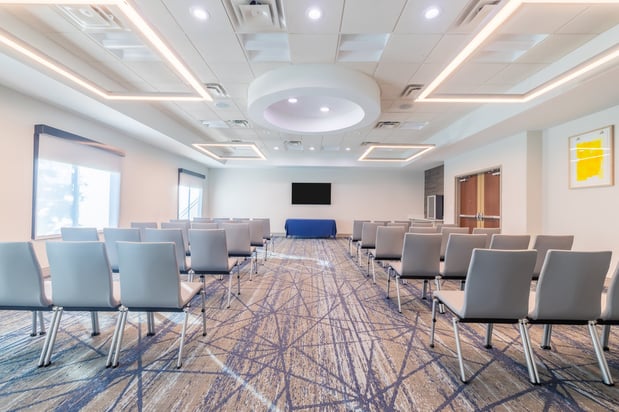 Images Holiday Inn Express & Suites Kansas City Airport by IHG