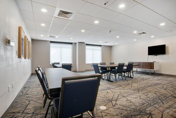 Images Holiday Inn Express & Suites Mobile – I-65 by IHG