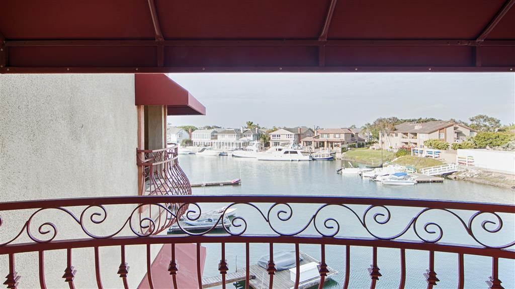 Balcony Best Western Harbour Inn & Suites Sunset Beach (562)592-4770