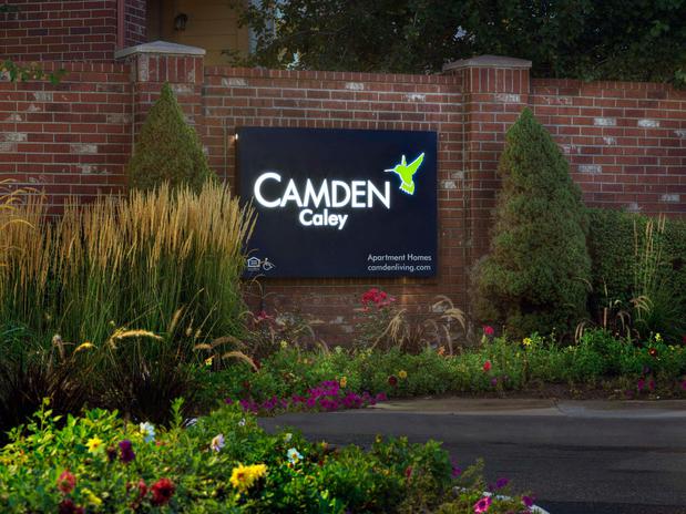 Images Camden Caley Apartments
