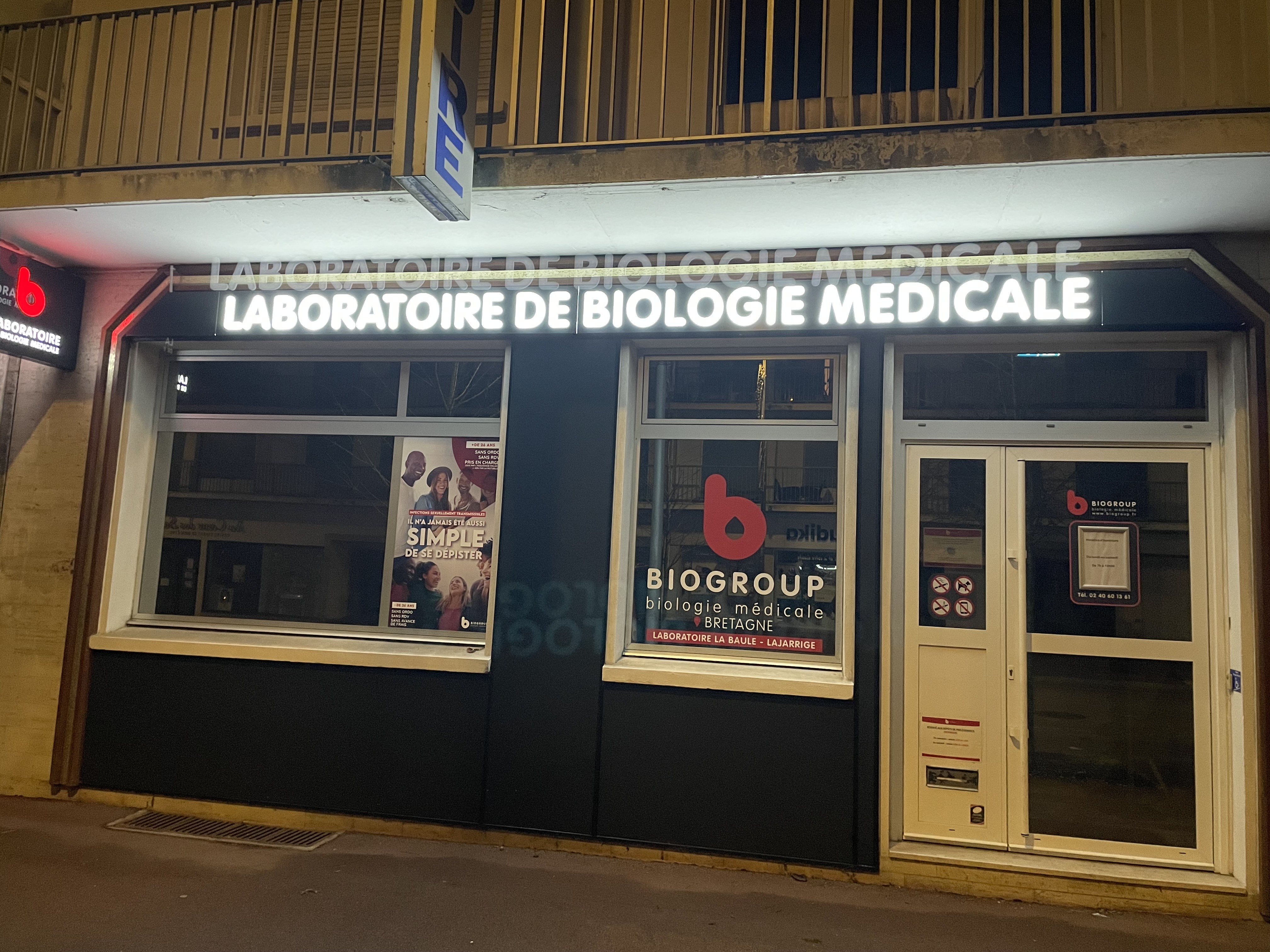 Biogroup Laborizon Bretagne - Lajarrige - Façade éclairée