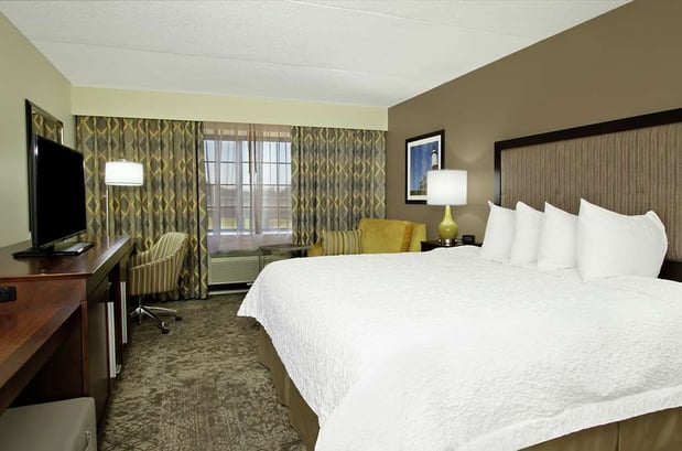 Images Hampton Inn & Suites Rockville Centre