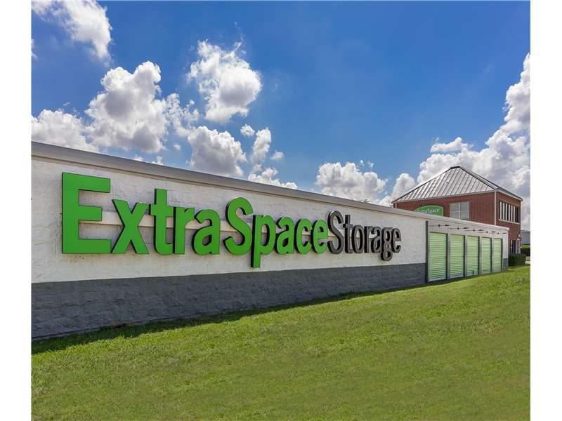 Alternate Beauty Image - Extra Space Storage at 2814 S Walton Walker Blvd, Dallas, TX 75211