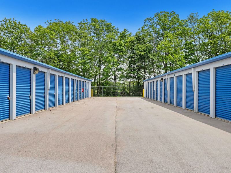 Exterior Units - Storage Express at 1720 S US Highway 231, Crawfordsville, IN 47933