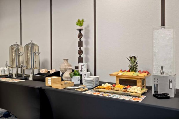 Images Embassy Suites by Hilton Los Angeles International Airport South