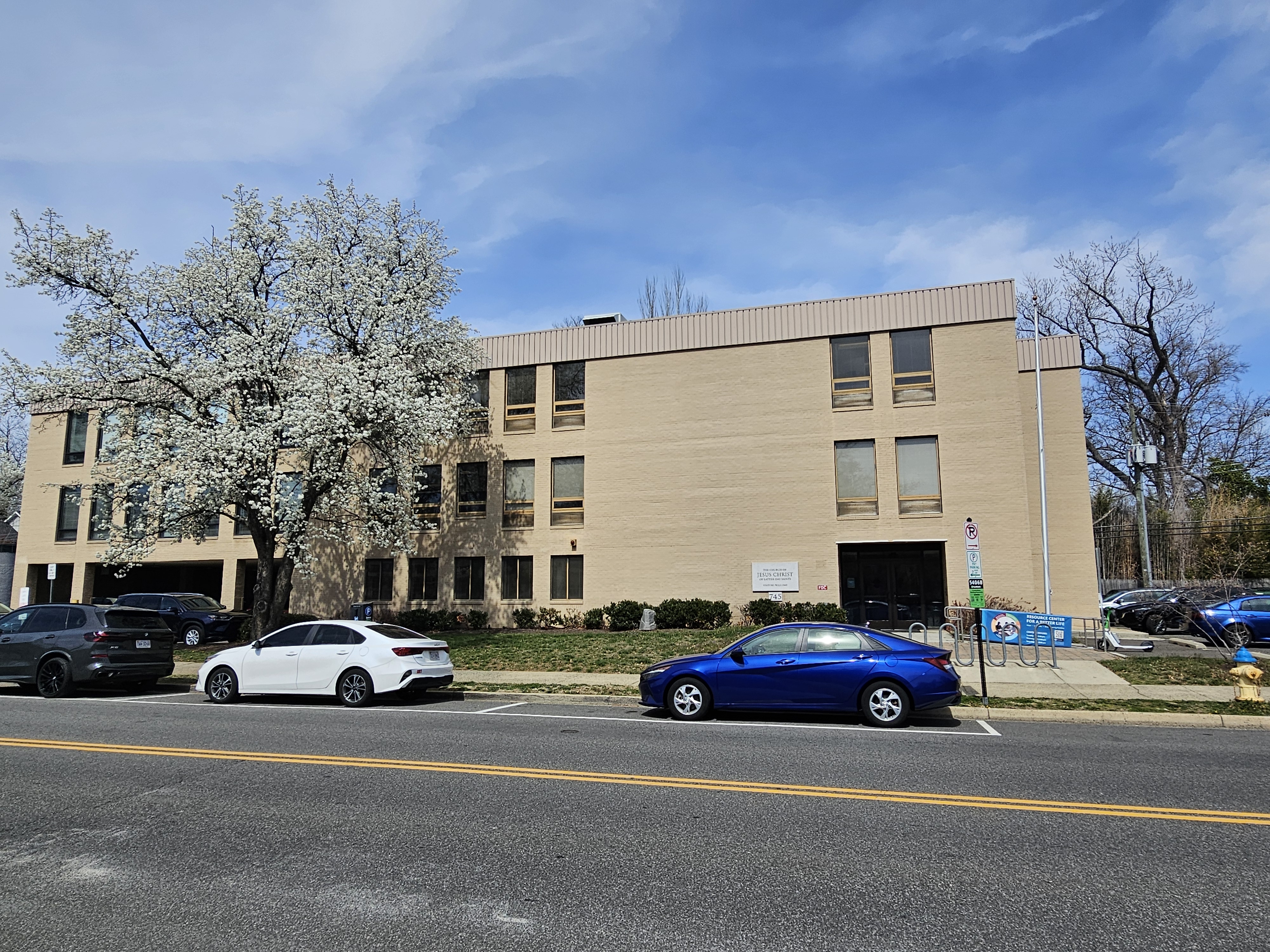 This is the front entrance. Parking is in rear of building.