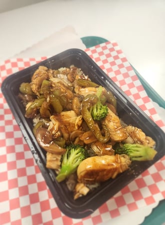 Images Townline Pizzeria Seafood/Harrison's Roast Beef