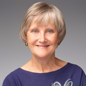 Debbie Loftis - Old National Bank, Mortgage Loan Officer in Athens,TN professional headshot