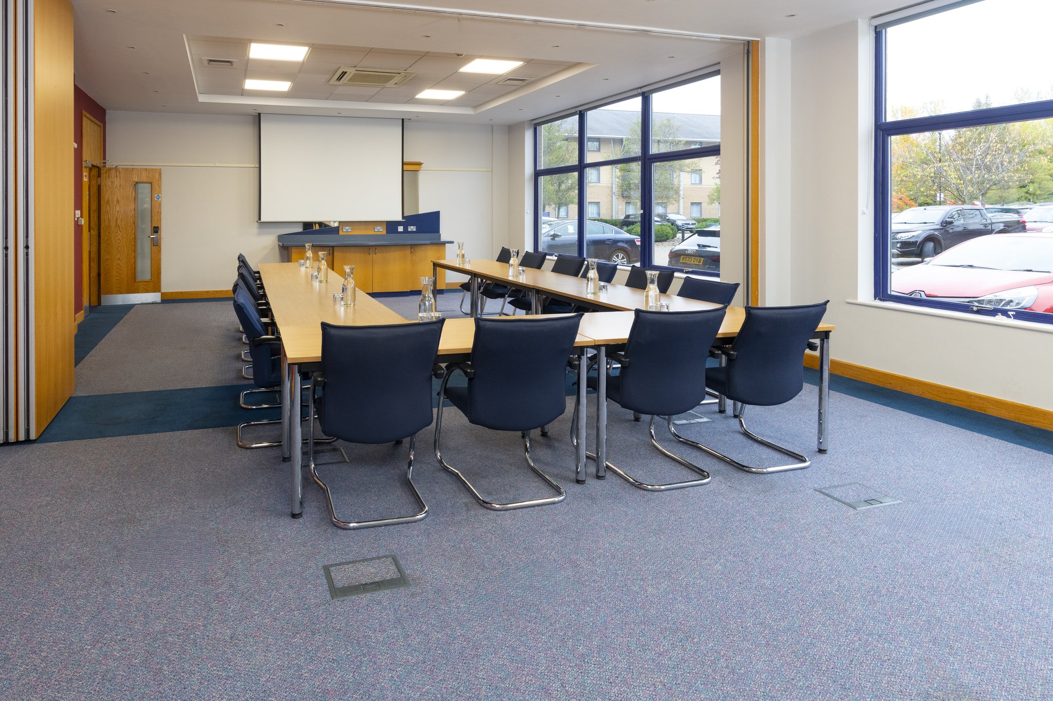 Images Holiday Inn Express Milton Keynes by IHG