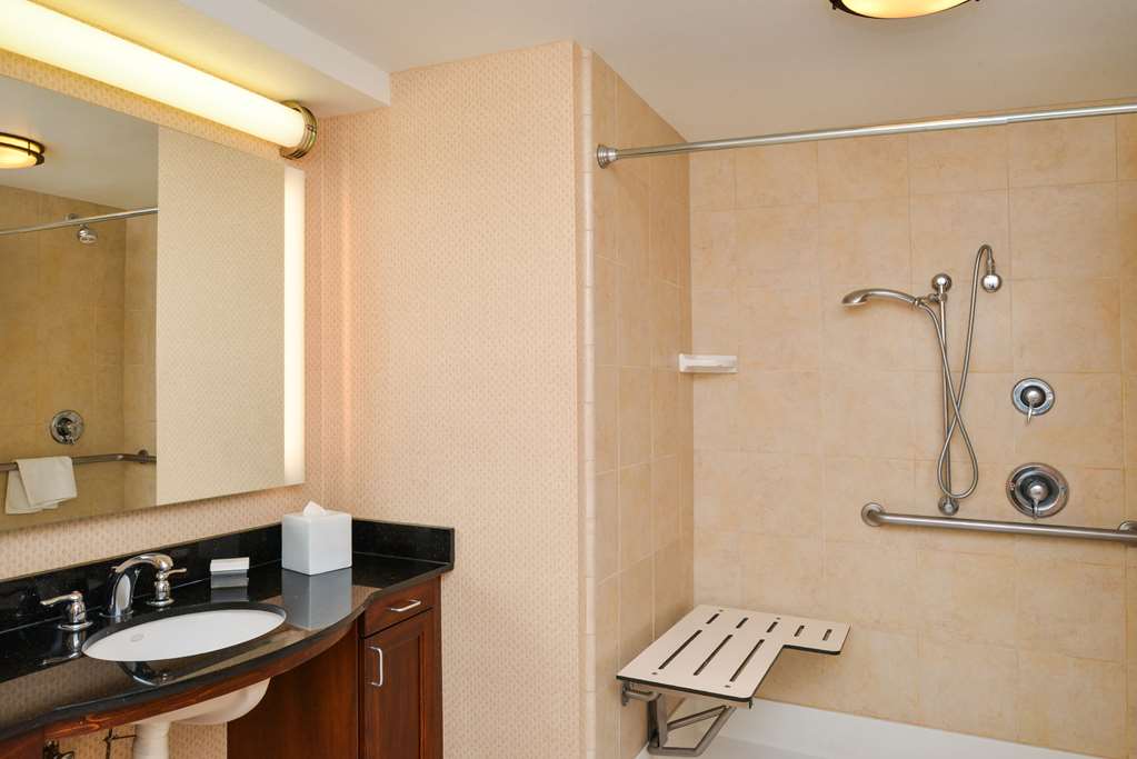 Guest room bath