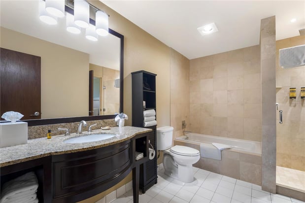 Images Best Western Plus Plaza by the Green