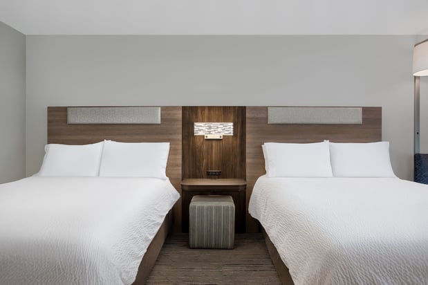 Images Holiday Inn Express & Suites Terre Haute by IHG