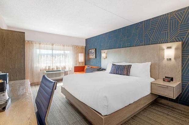 Images Best Western Plus Landmark Inn