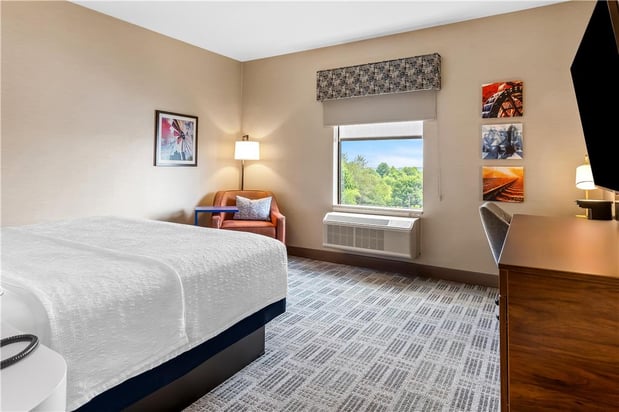 Images Hampton Inn & Suites Grove City