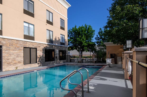 Images Holiday Inn Express & Suites Arlington (I-20-Parks Mall) by IHG