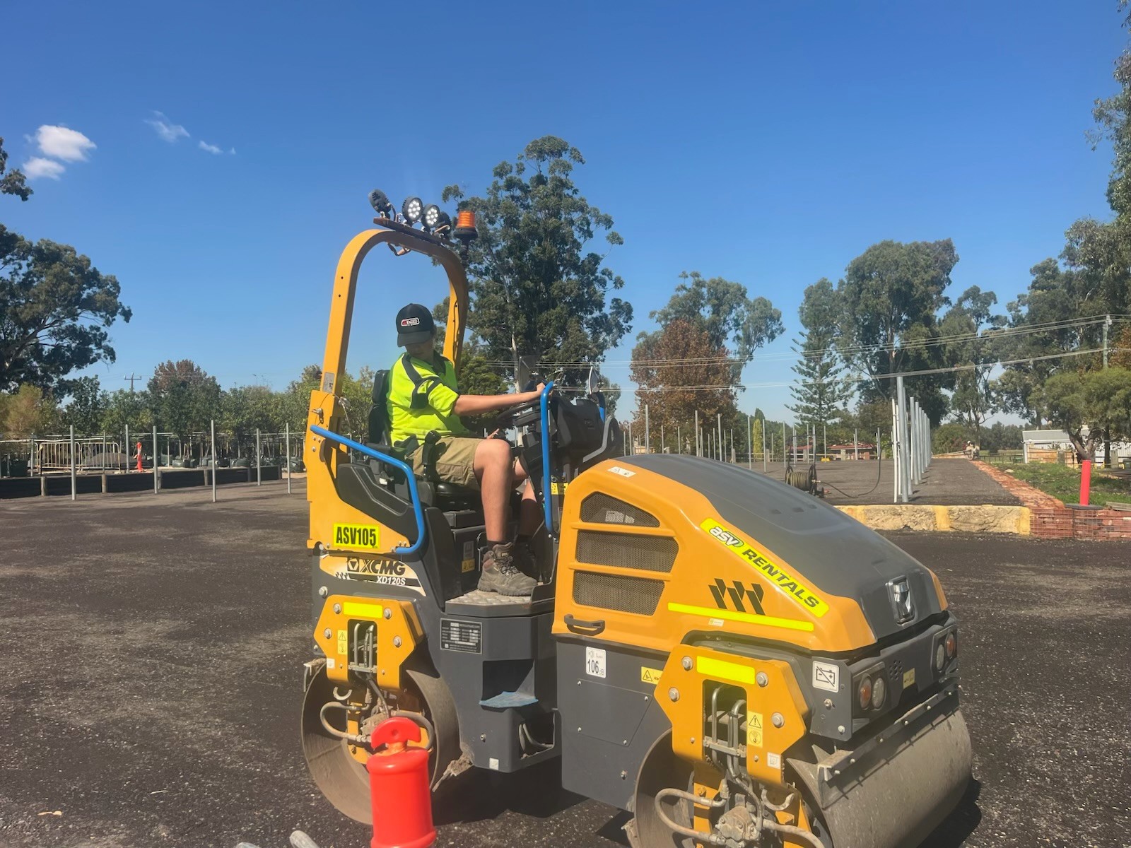 Images Schmidty’s Mini Excavators