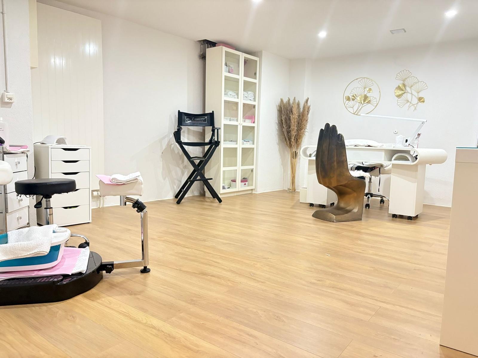 Suzis Nails, Suzana Zivkovic, Bahnhofstrasse 33 in Dübendorf