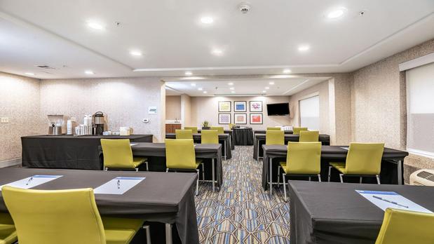Images Holiday Inn Express & Suites Fremont - Milpitas Central by IHG