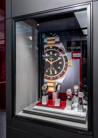 Images Tudor Boutique