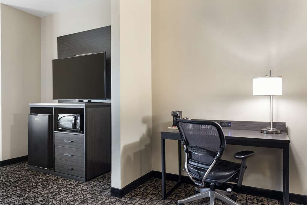ADA King Suite