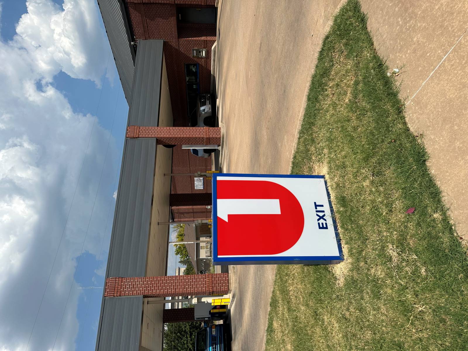 First United Bank - Pauls Valley - exterior bank sign